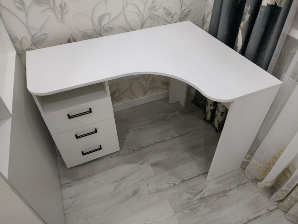 Стол угловой коллекции Престиж с 3 ящиками  от Династия Kids